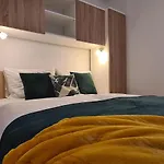 Downtown Ela Apartment