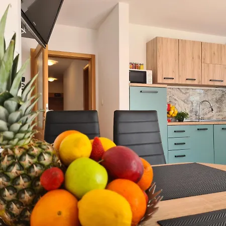 Downtown Ela Apartament *